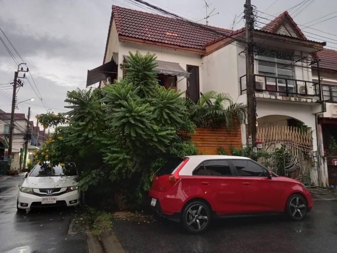 A & P House Apartment Bangkok Bagian luar foto