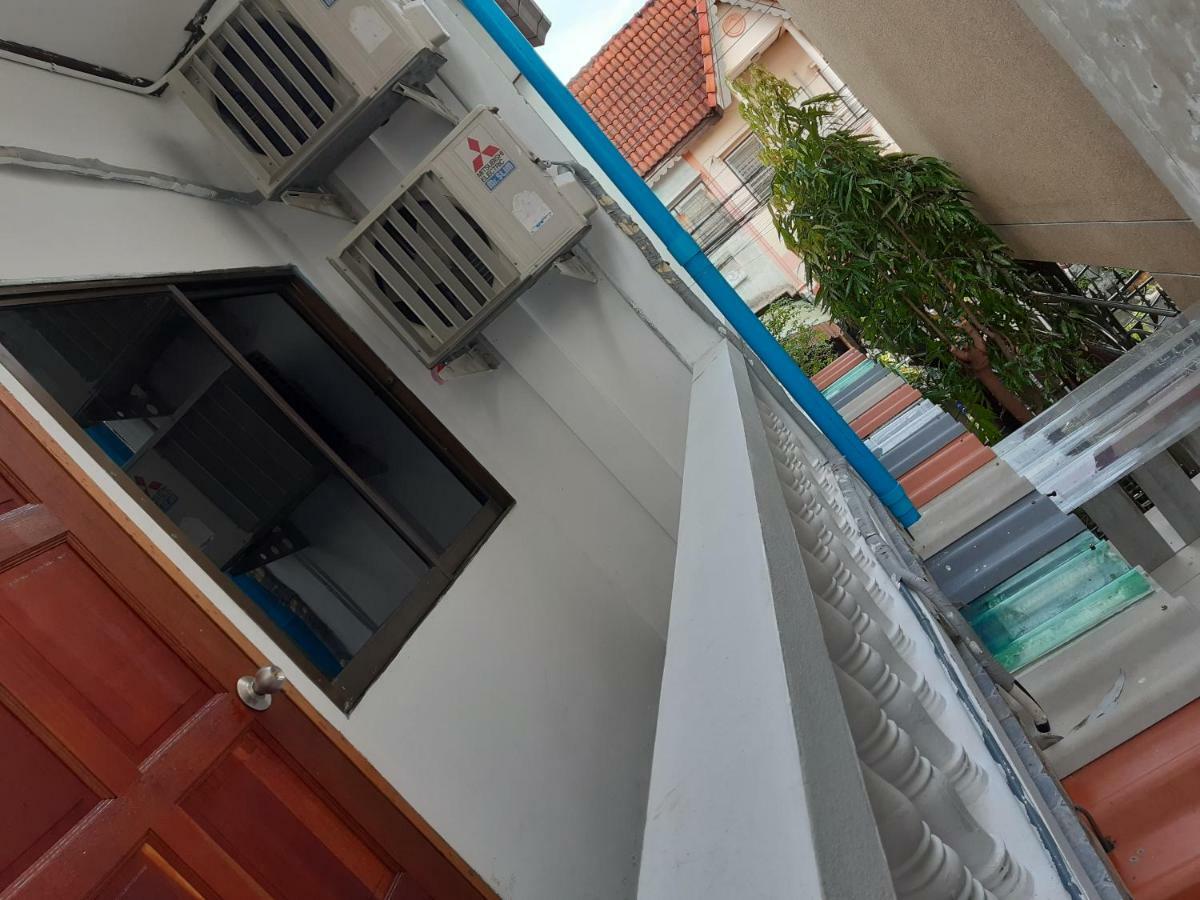 A & P House Apartment Bangkok Bagian luar foto