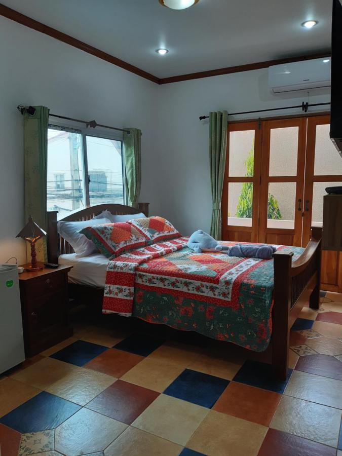 A & P House Apartment Bangkok Bagian luar foto