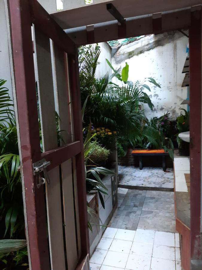 A & P House Apartment Bangkok Bagian luar foto