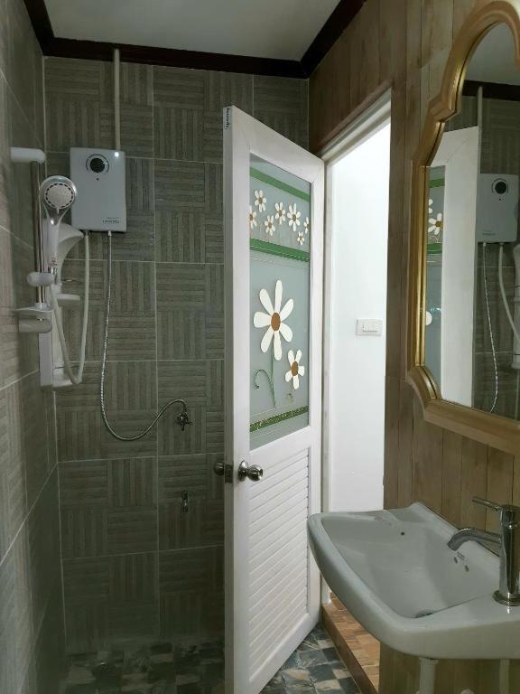 A & P House Apartment Bangkok Bagian luar foto