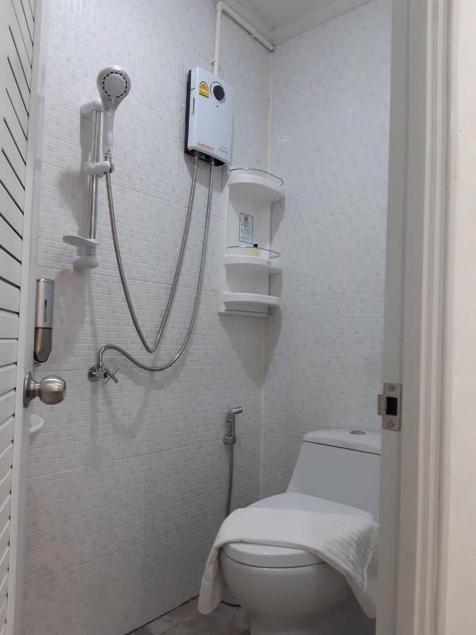 A & P House Apartment Bangkok Bagian luar foto